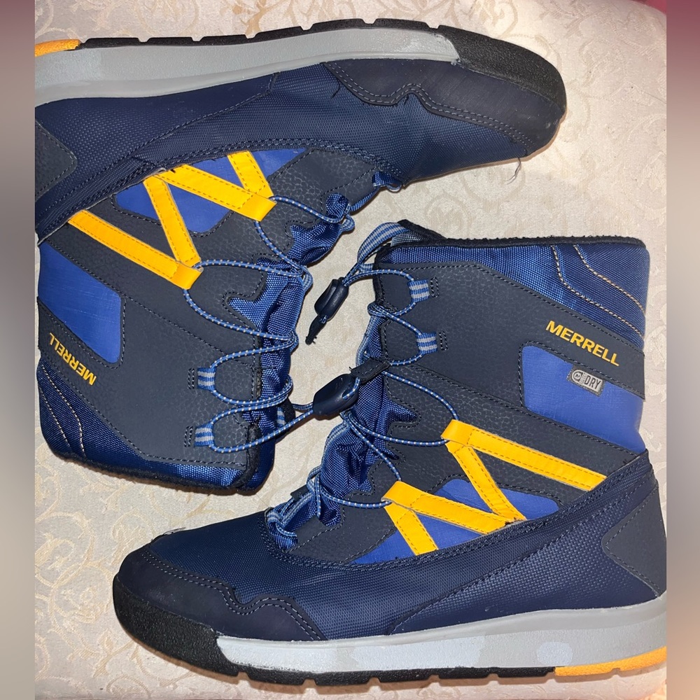 MERRELL BOYS SNOW CRUSH BOOTS SIZE 7